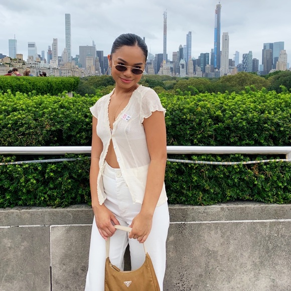 Meet your Posher, Caitie - Picture 1 of 1